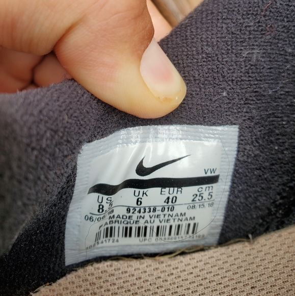 Nike Running Shoes - Picture 8 of 8